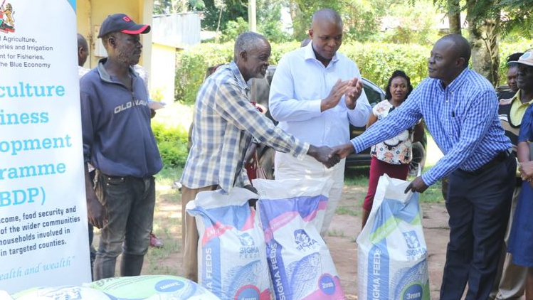 Over 1,000 Fish Farmers Receive Ninety-Five Tons Of Fish Feeds